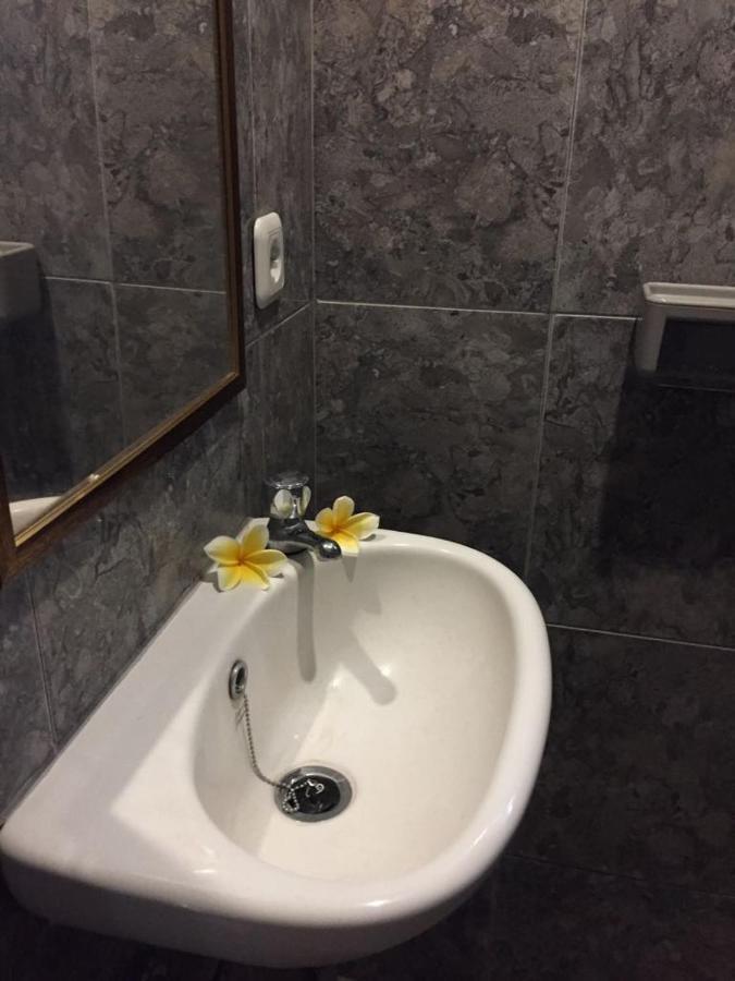 Pondok Mangga 马塔兰 外观 照片